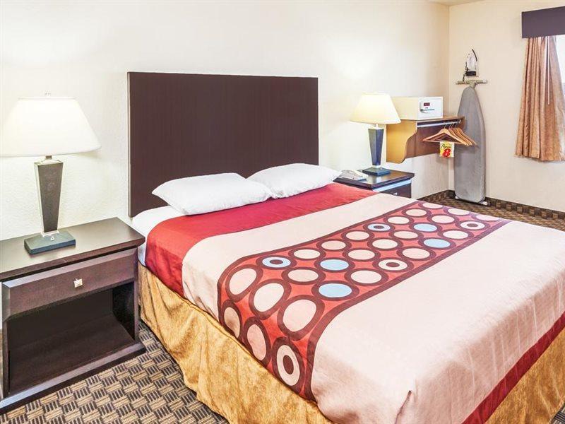 Hotel Super 8 By Wyndham Calgary/Airport Extérieur photo