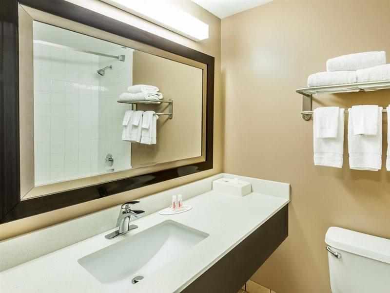 Hotel Super 8 By Wyndham Calgary/Airport Extérieur photo