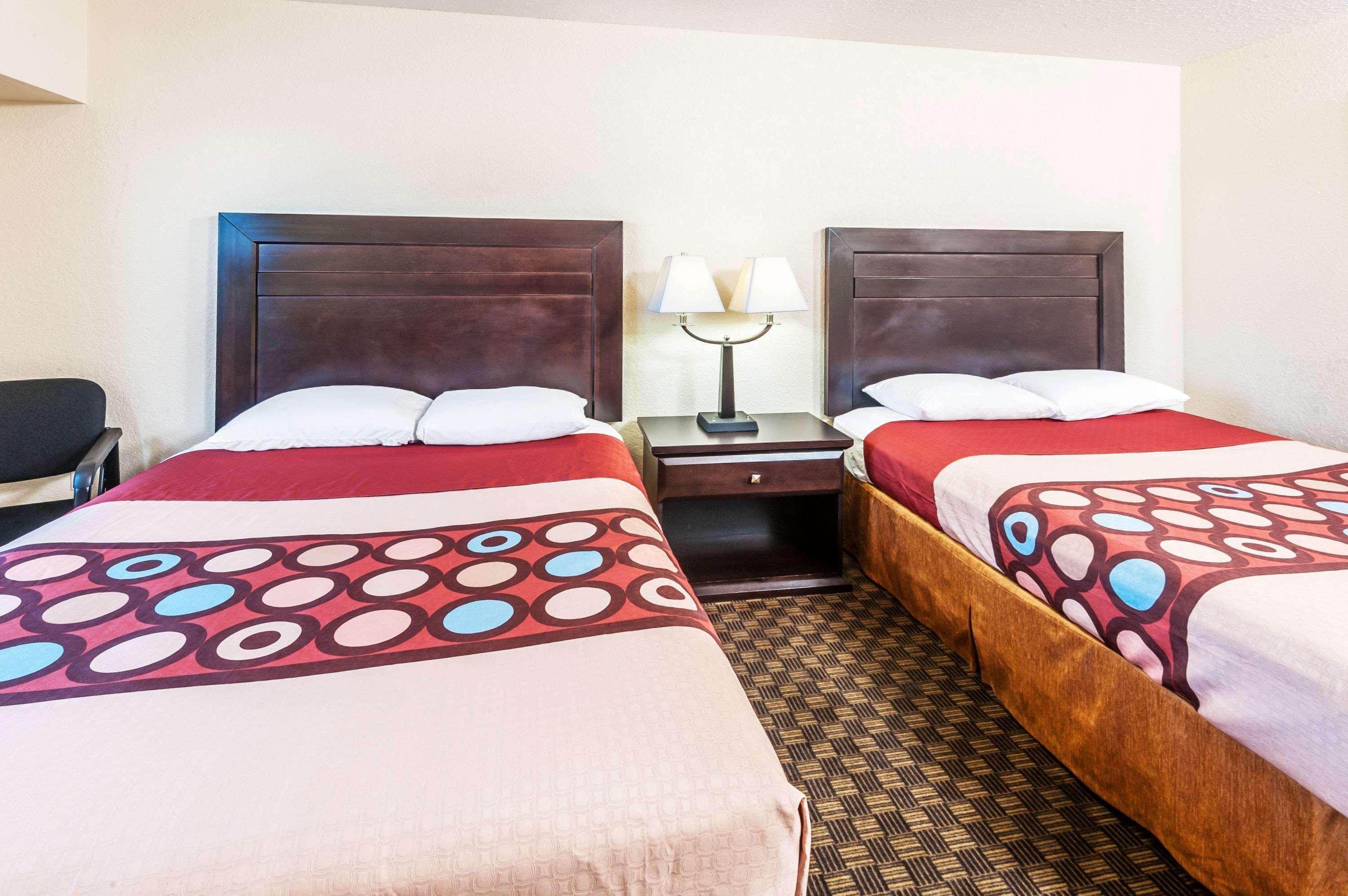 Hotel Super 8 By Wyndham Calgary/Airport Extérieur photo