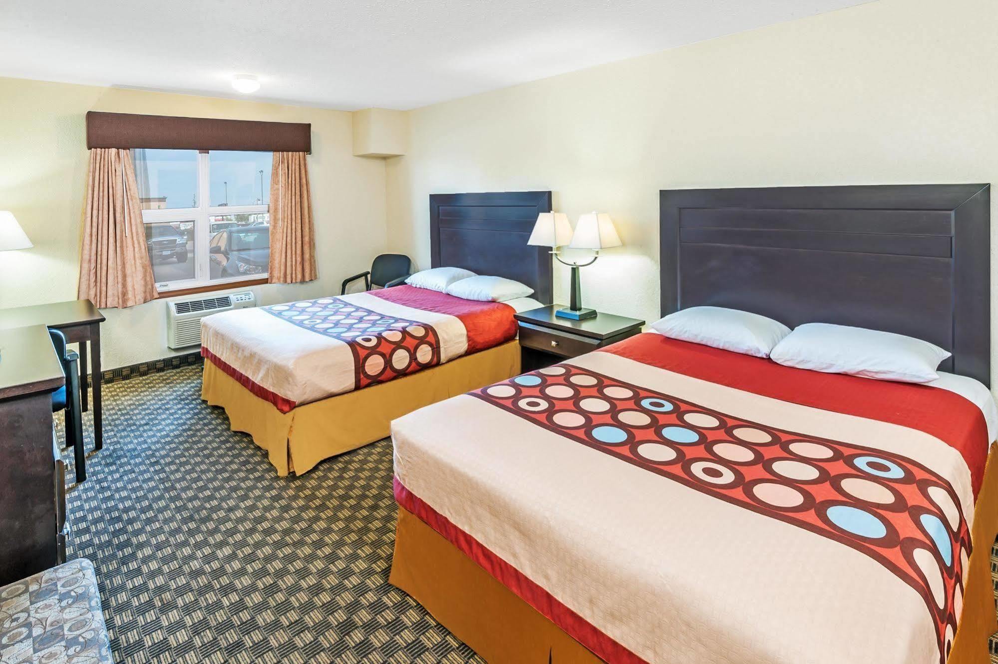 Hotel Super 8 By Wyndham Calgary/Airport Extérieur photo
