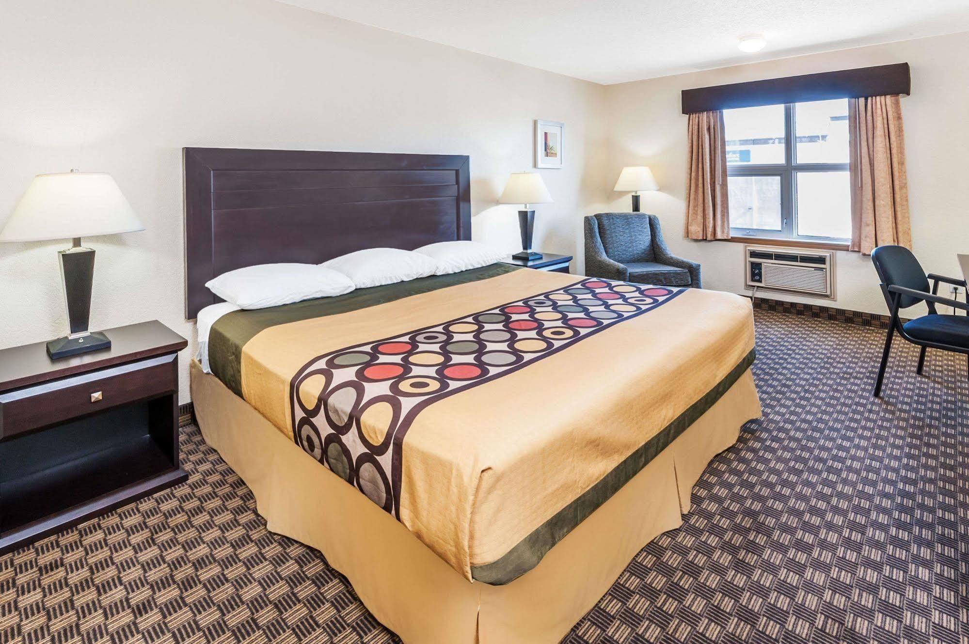 Hotel Super 8 By Wyndham Calgary/Airport Extérieur photo